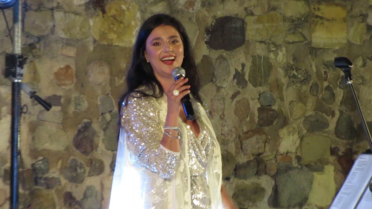 Maria Giovanna Cherchi canta 