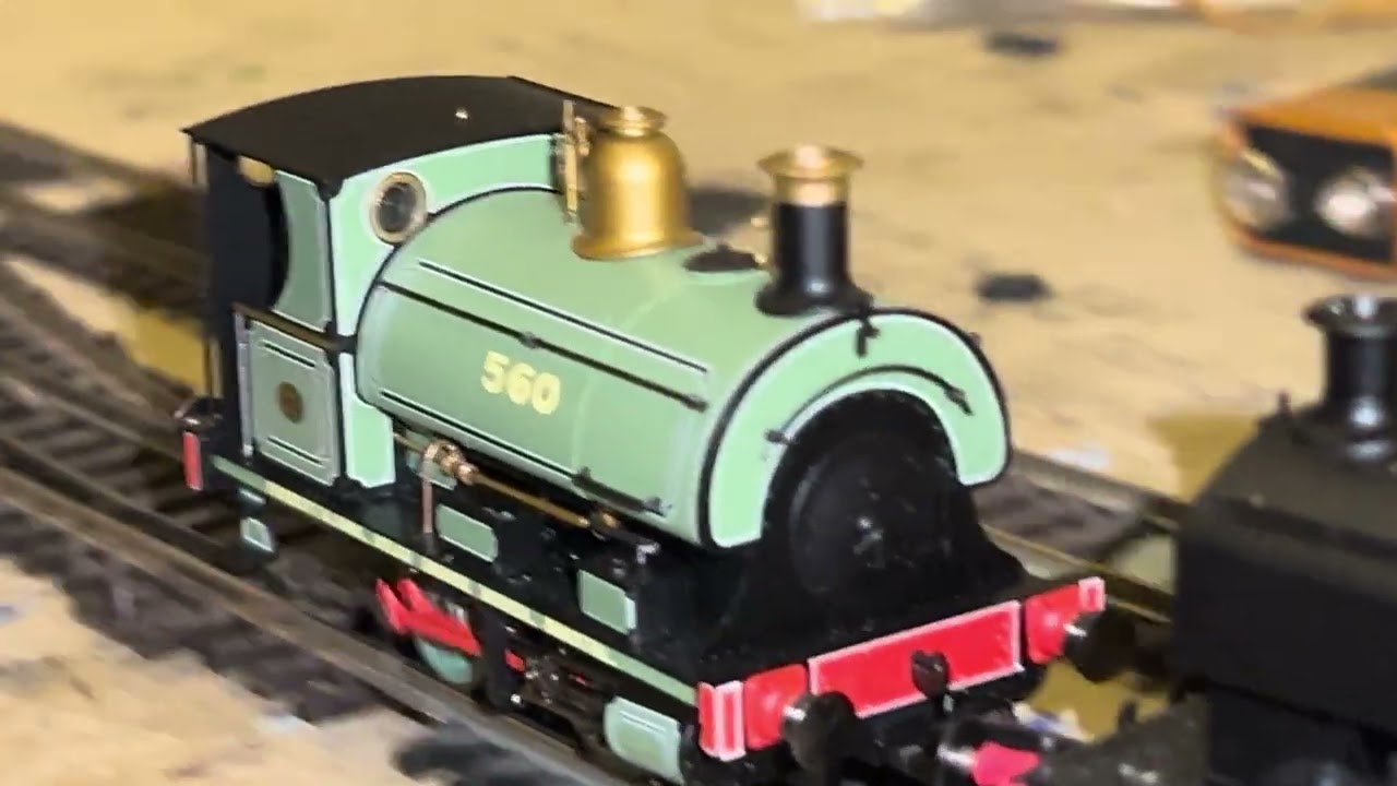 Unweighted Hornby 12 wheel pullmans “weigh in” 😉with strange motive power