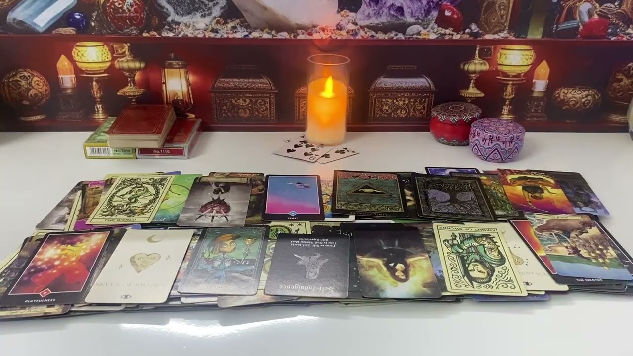 LEO   - A MESSAGE THAT WILL PUT A SMILE ON YOUR FACE LEO  LOVE TAROT READING TAROT READING