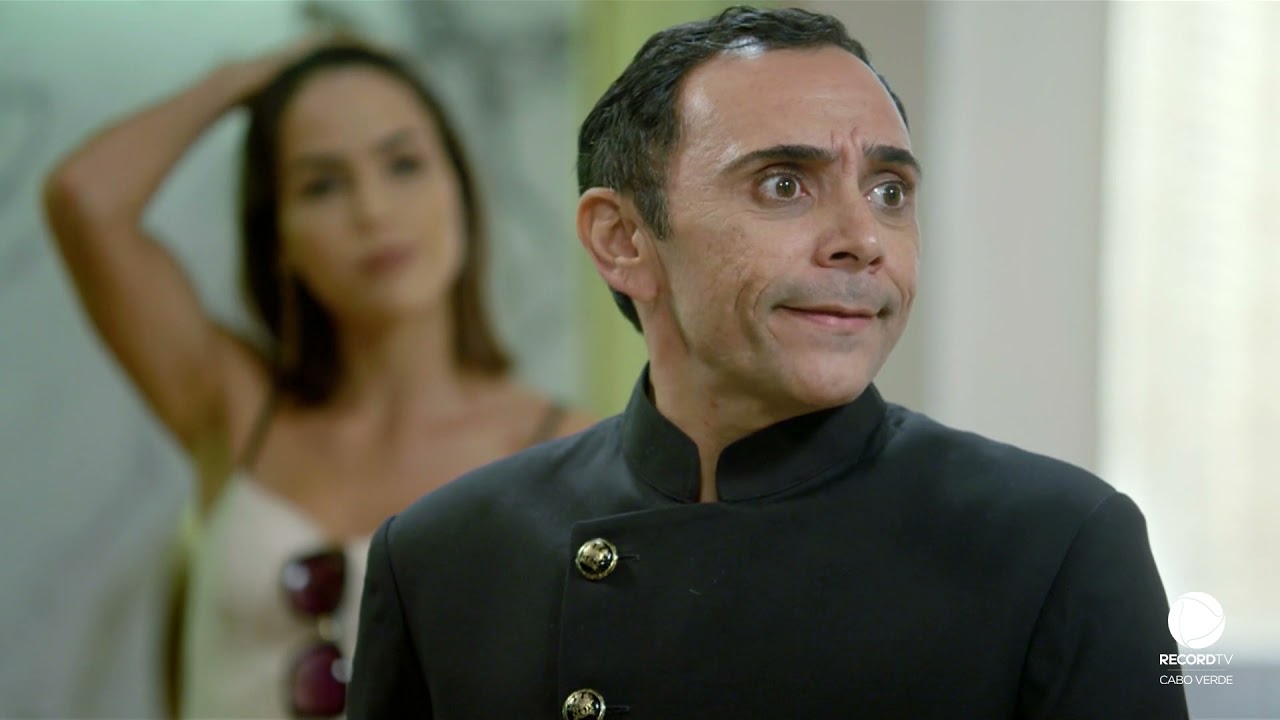 TOPÍSSIMA: Sophia se desespera ao notar o sumiço de seu diário e acusa Clementina de roubá-lo