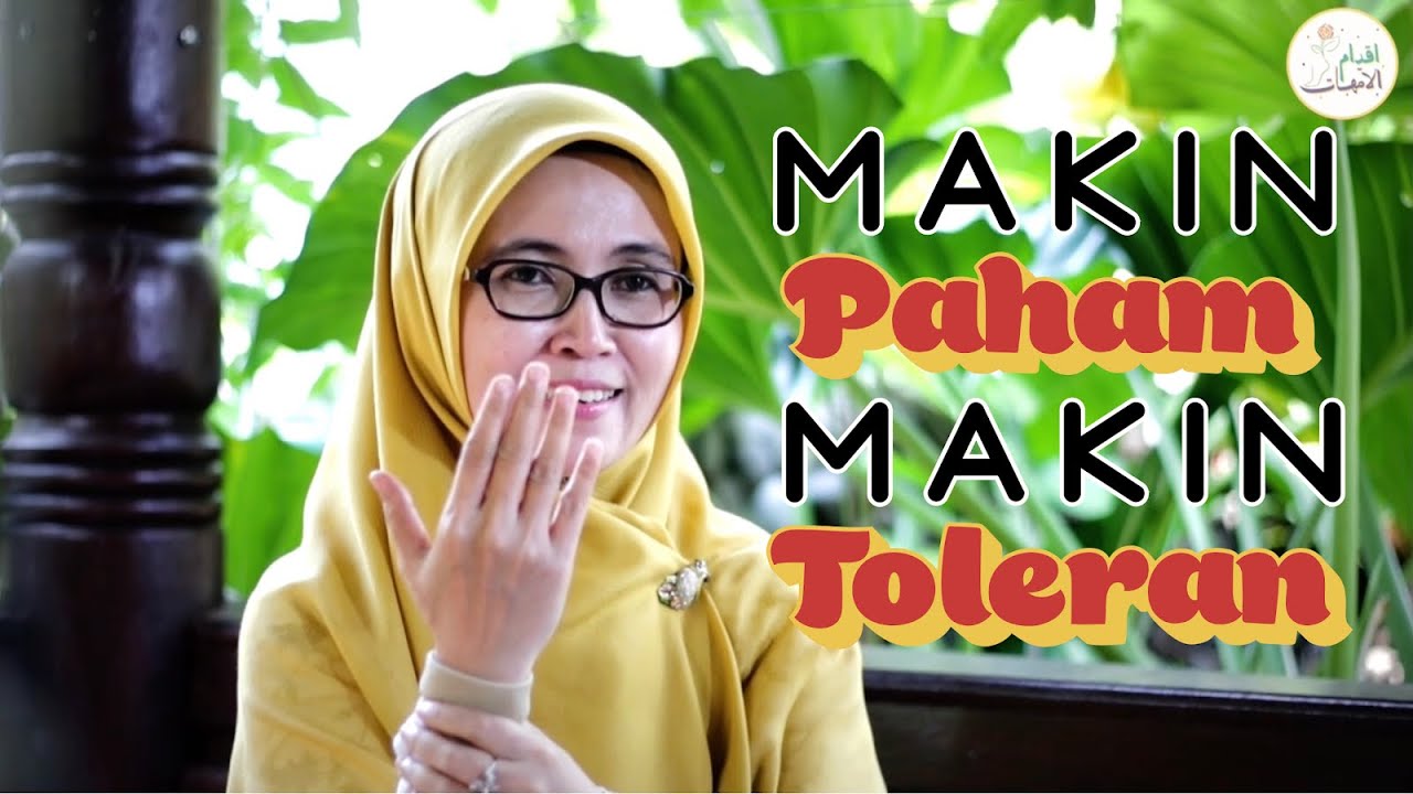Batas Aurat Perempuan; Hukum Memakai Kaos Kaki & Cadar || Laili Nur Farida M.Pd, M.Ag
