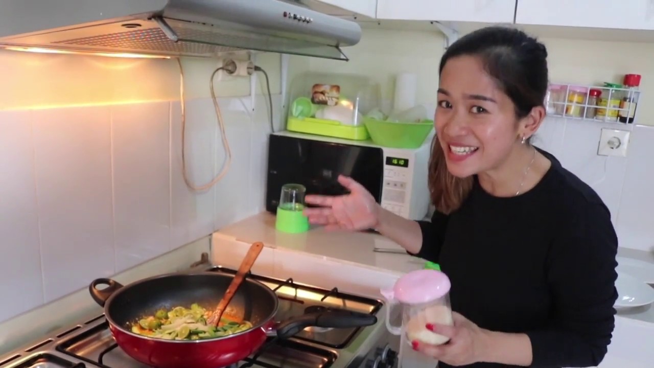 Menggemparkan Lidah.....Dahsyatnya Telur Dadar  -  Sambal GLEDEK Farida Nurhan