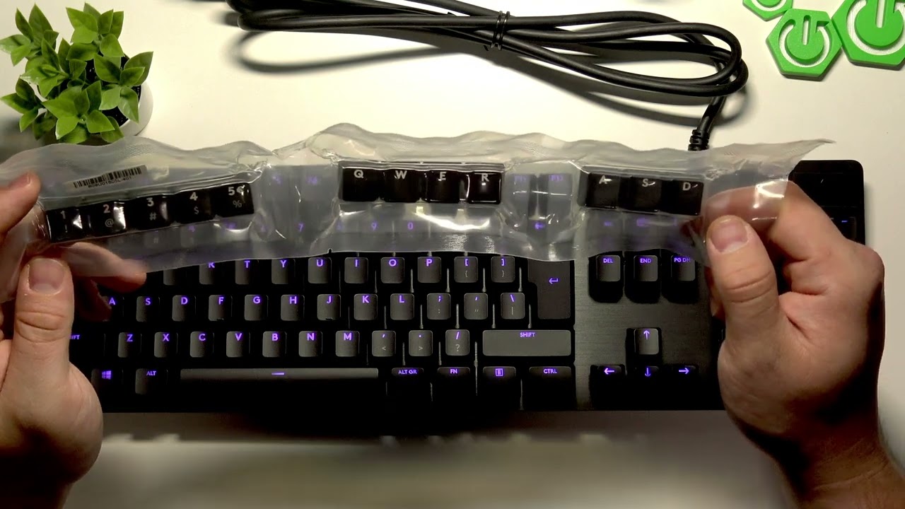 Logitech G513 – How to Replace Keyboard Keys