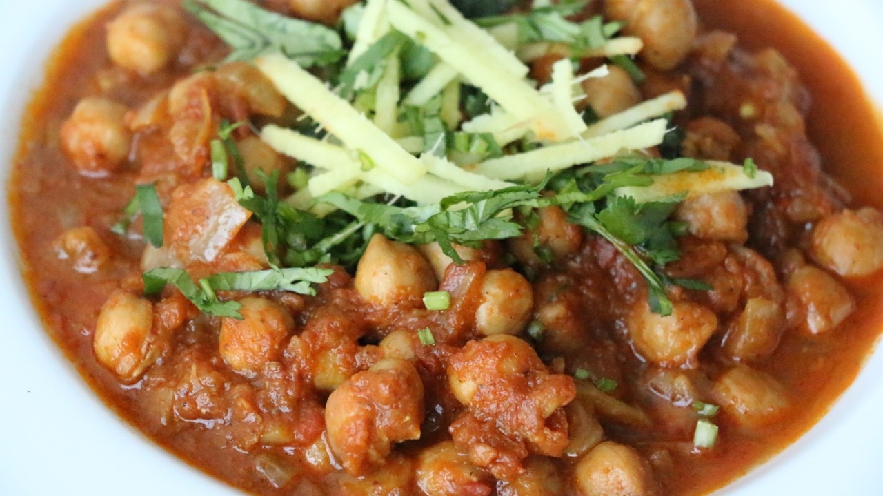 The BEST Chana Masala (Punjabi Chole)