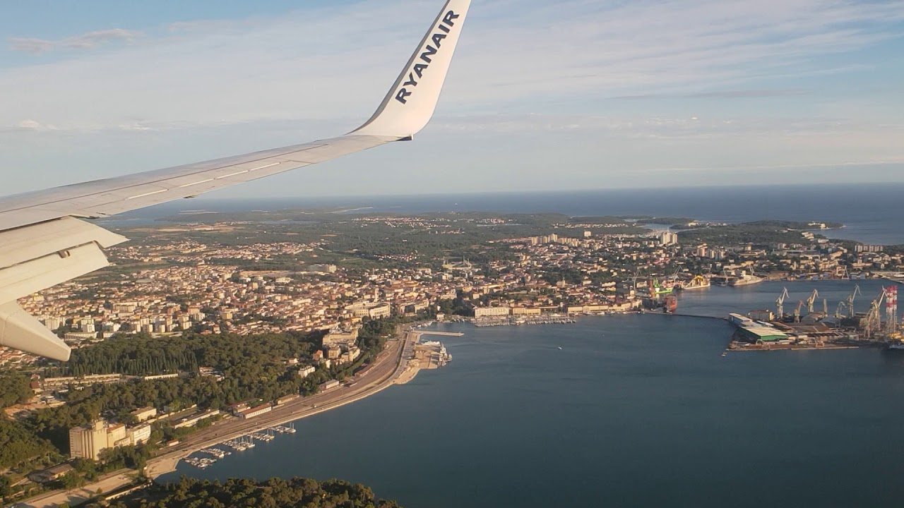 Pula airport (PUY)  landing  HD