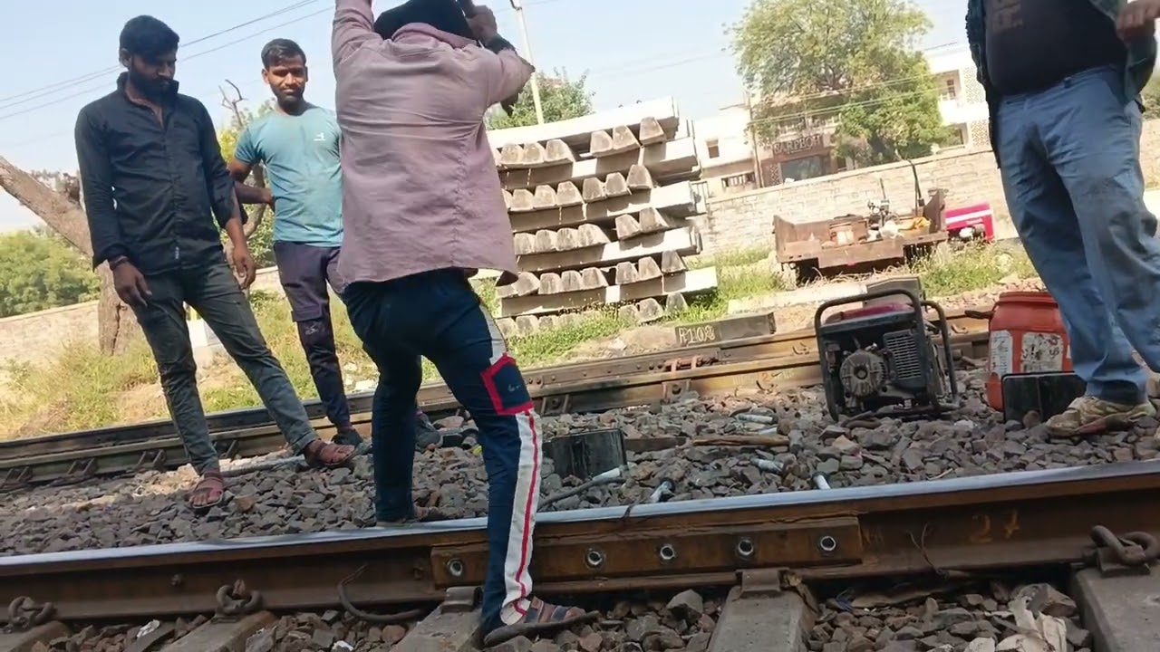 tiren ko rokkar keya tirek repeyar 