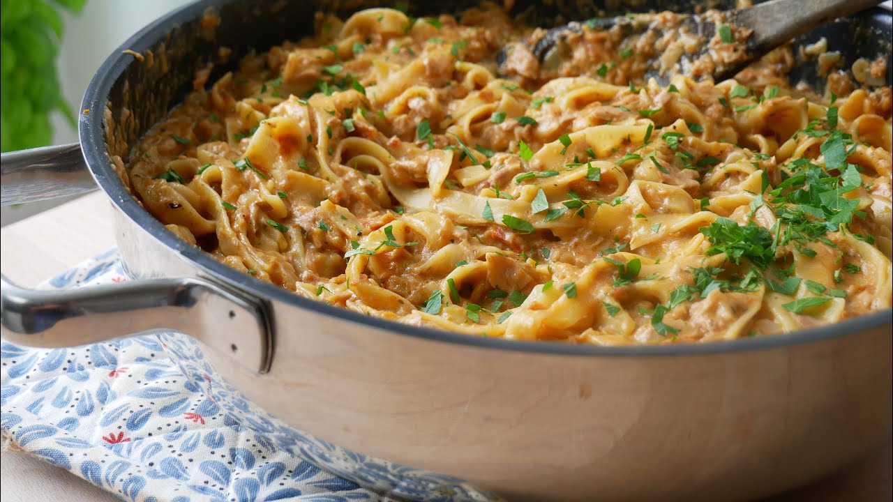 One Pot Pasta mit Thunfisch (Rezept) || One Pot Pasta with Tuna (Recipe) || [ENG SUBS]