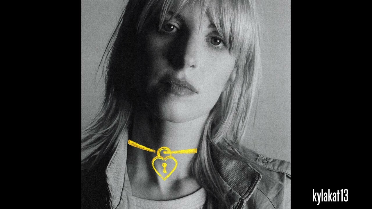 Hayley Williams - Love Me Different - Near Perfect Instrumental