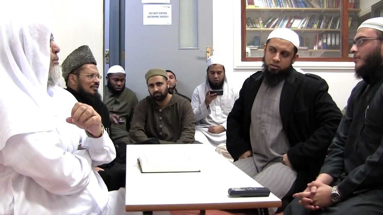 Sheikh Al-Muqri Al-Qari Bashir Siddique Asseses Students on his visit to Ebrahim College