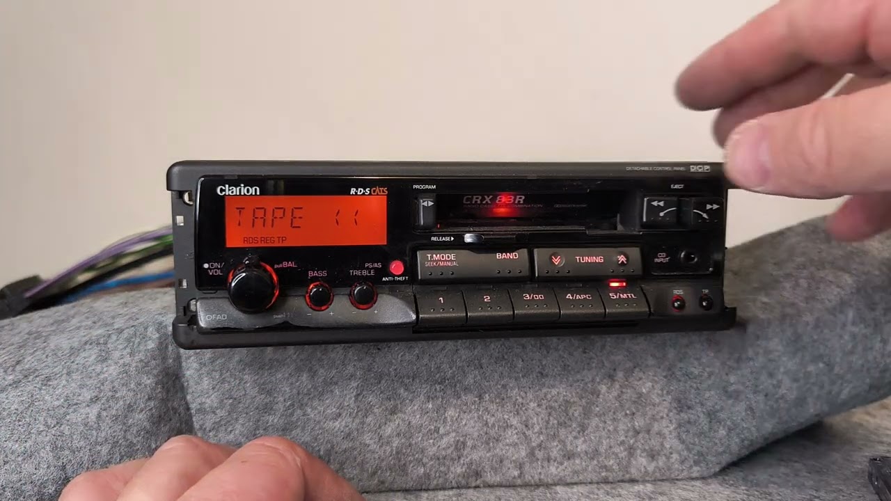 Clarion CRX83R - CRX-83R