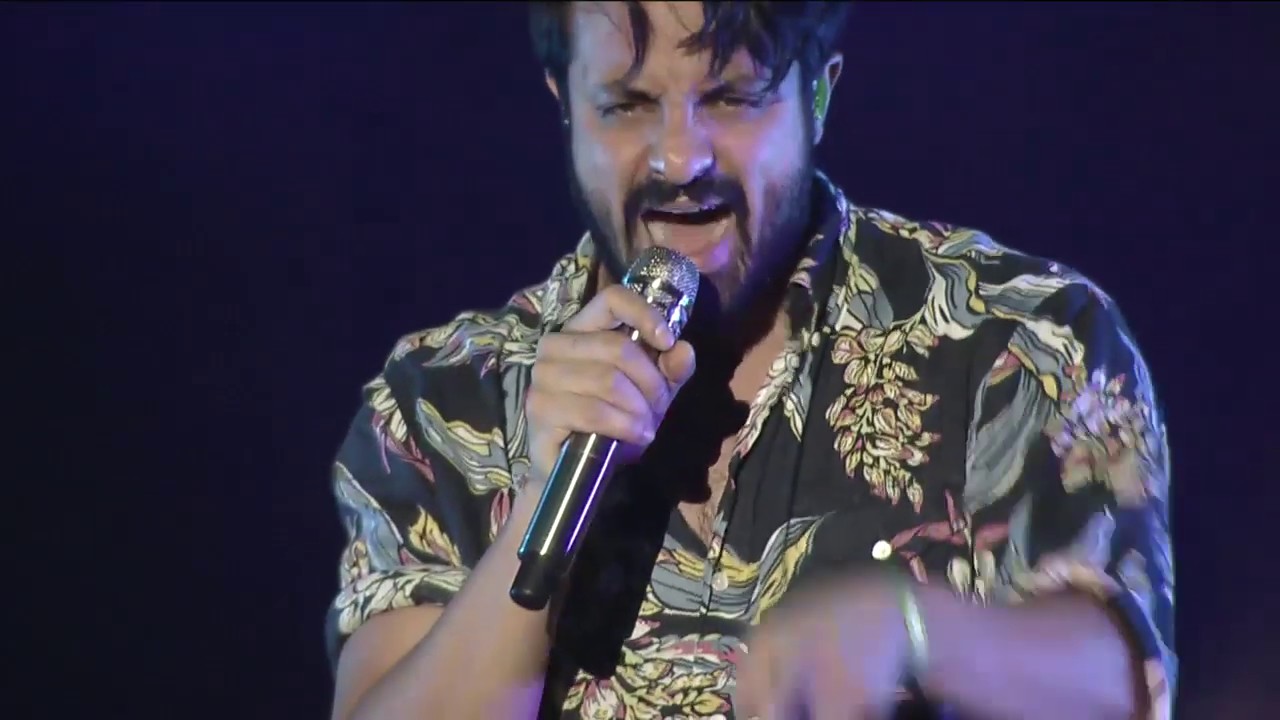 Young The Giant live @ KROQ Absolut Almost Acoustic Christmas 12/09/2018