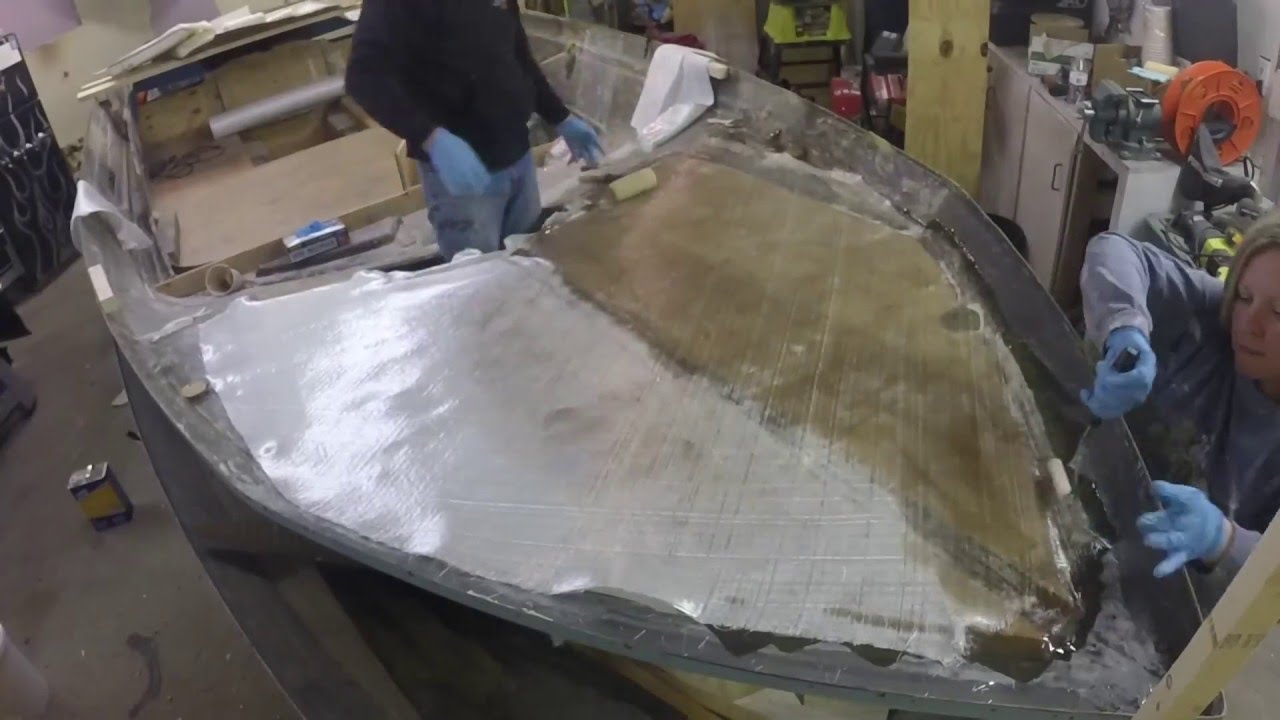 Laminating The top deck CV-23 Glastron