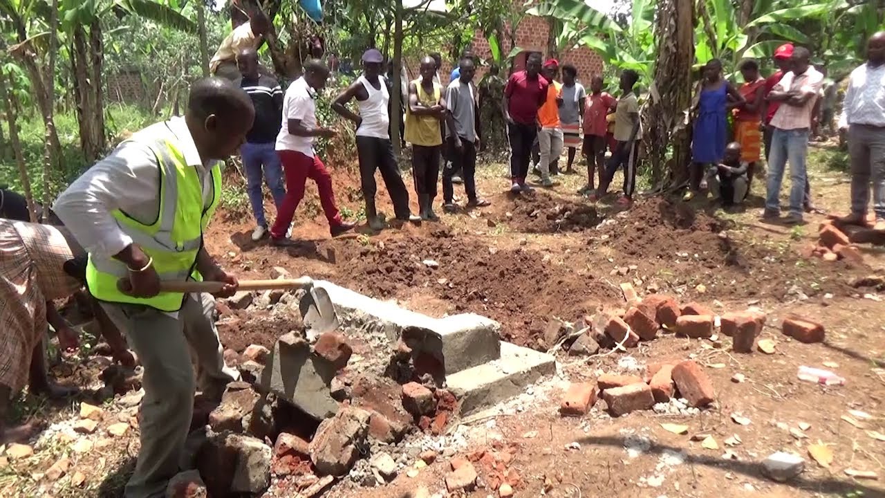 Agataliiko Babbulooka abaatadde ebiggya eby’ekifere ku ttaka batuuyanye ab’akakiiko bwebabakutte