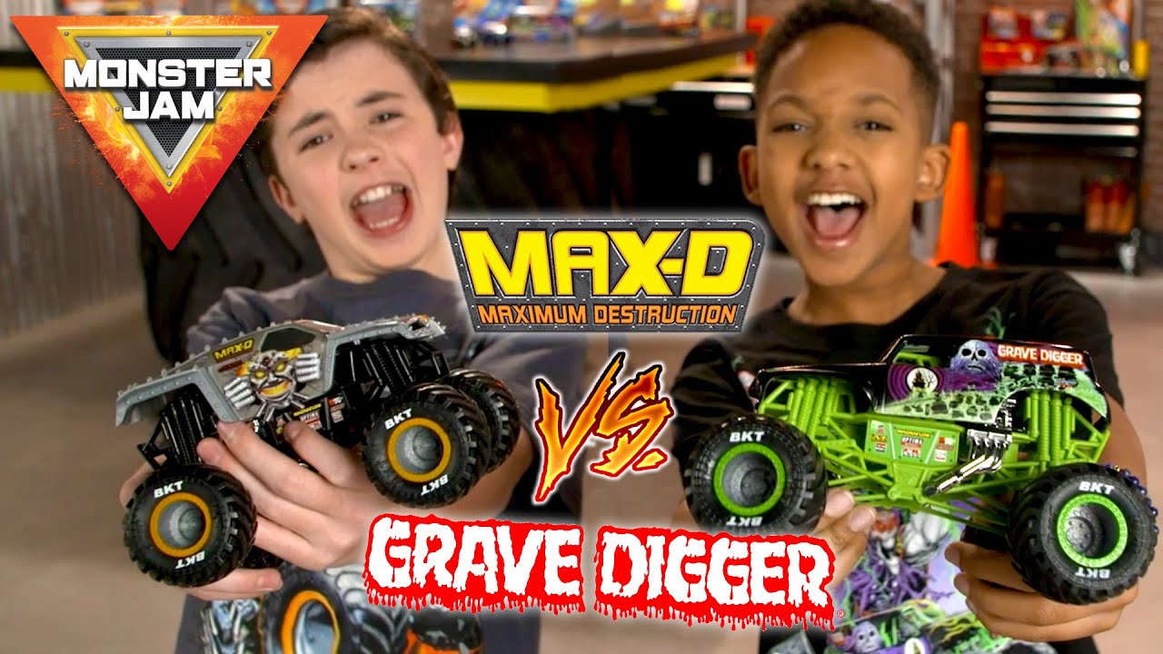 MAX-D vs Grave Digger - MONSTER JAM Toy Truck Recreation Challenges - Revved up Recaps Rival Race!