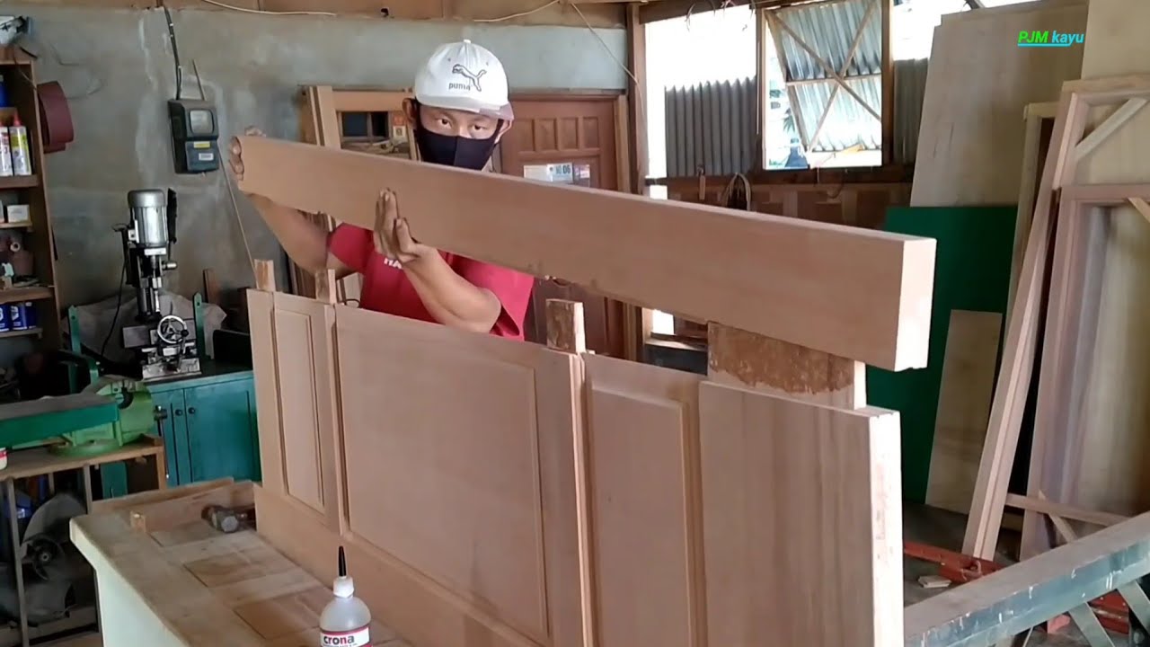pembuatan pintu kecil bahan  kayu kamper SMD OVEN, Tukang kayu. pembeli minta sekalian di pasangkan.