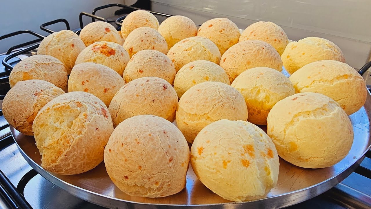 PÃO  DE QUEIJO COM POLVILHO DOCE- NÃO MURCHA FÁCIL e RÁPIDO