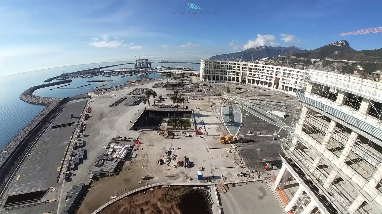 Palazzo del Crescent e Piazza della Libertà - SALERNO -