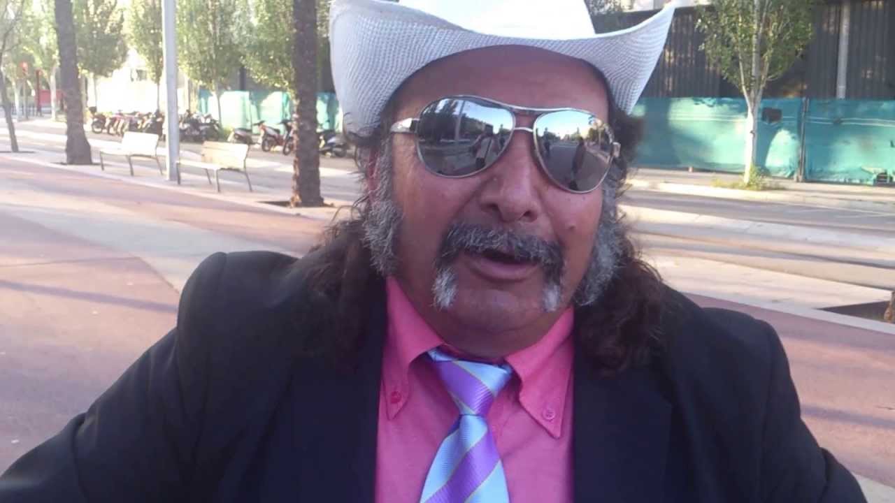 El Polito saluda a los Pincha uvas.