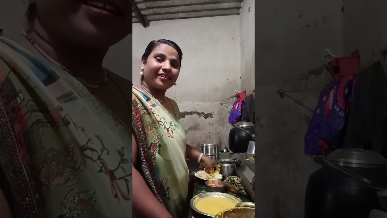 Aalu tamatar aur kande ki bhajiya kaise banti hai