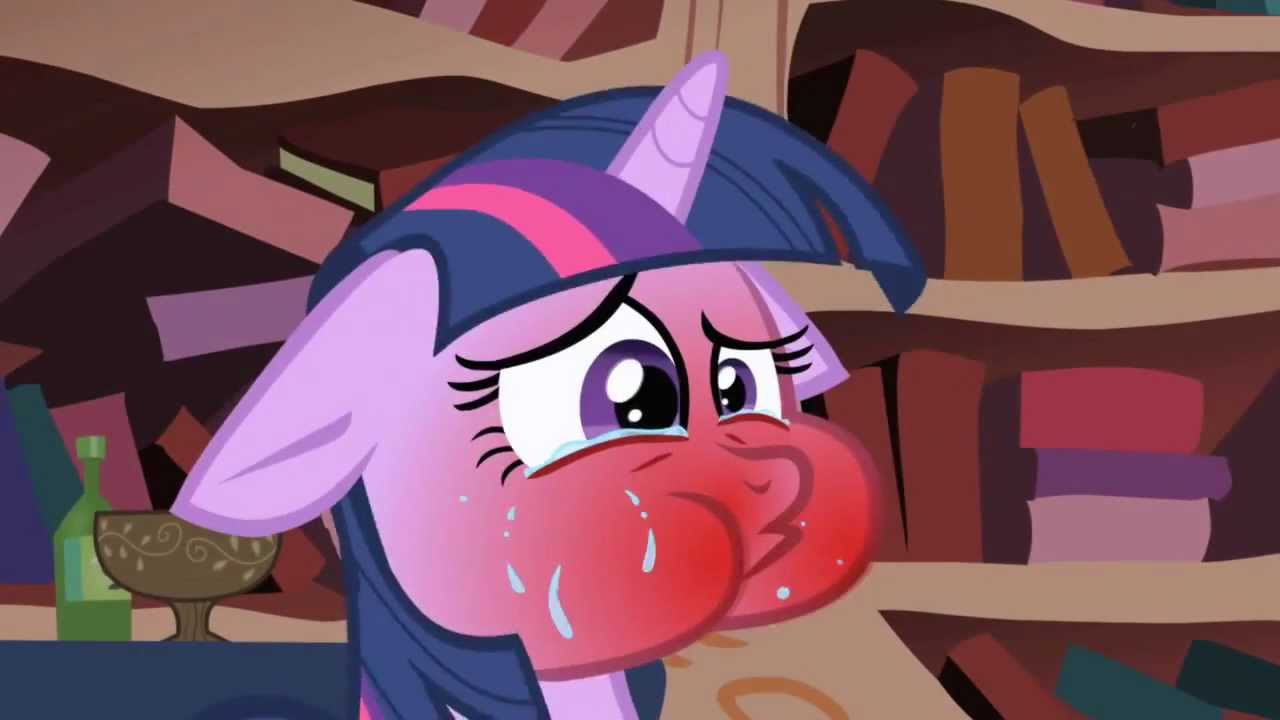 Twilight Sparkle - Twilight Sparkle drinks hot sauce