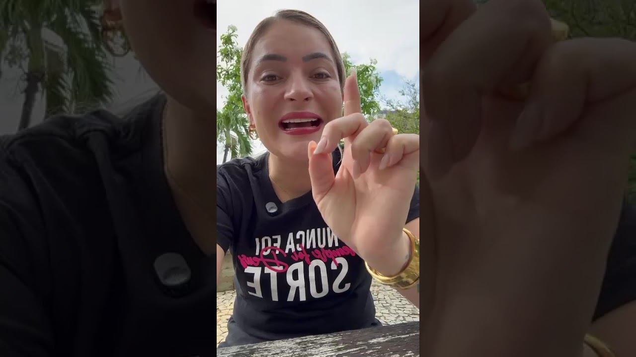 Tem uma mulher que se afastou de vc 