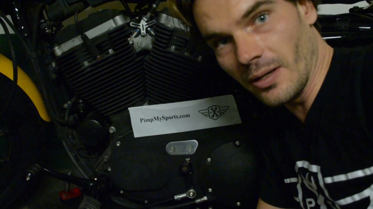 Changer son Derby cover / cache embrayage Harley Davidson Sportster