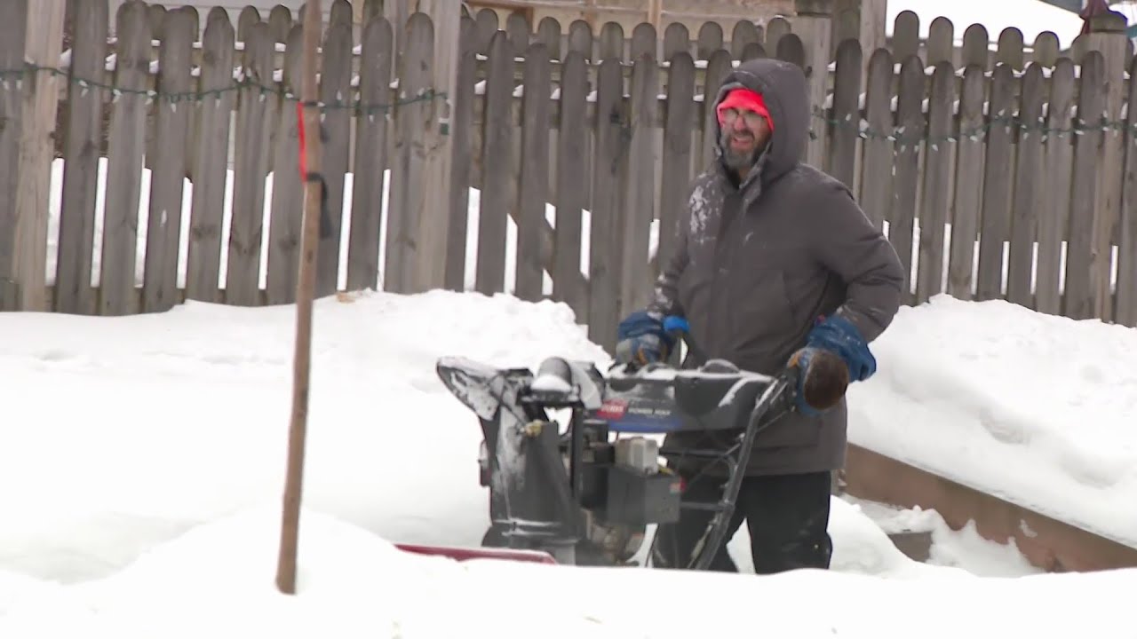 Minnesotans rally together as February snow storm strikes