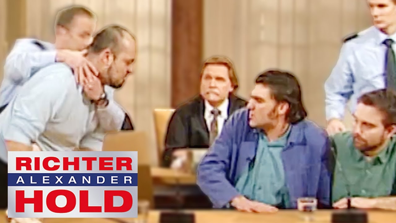 Eskalation im Gerichtssaal! Angeklagter bekommt fast eins auf’s Maul! |2/2| Richter Alexander Hold