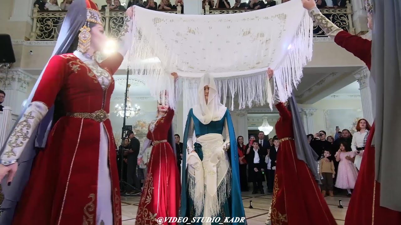 ЗНАКОМСТВО С НЕВЕСТОЙ НА БАЛКАРСКОЙ СВАДЬБЕ (ВИДЕОСТУДИЯ 