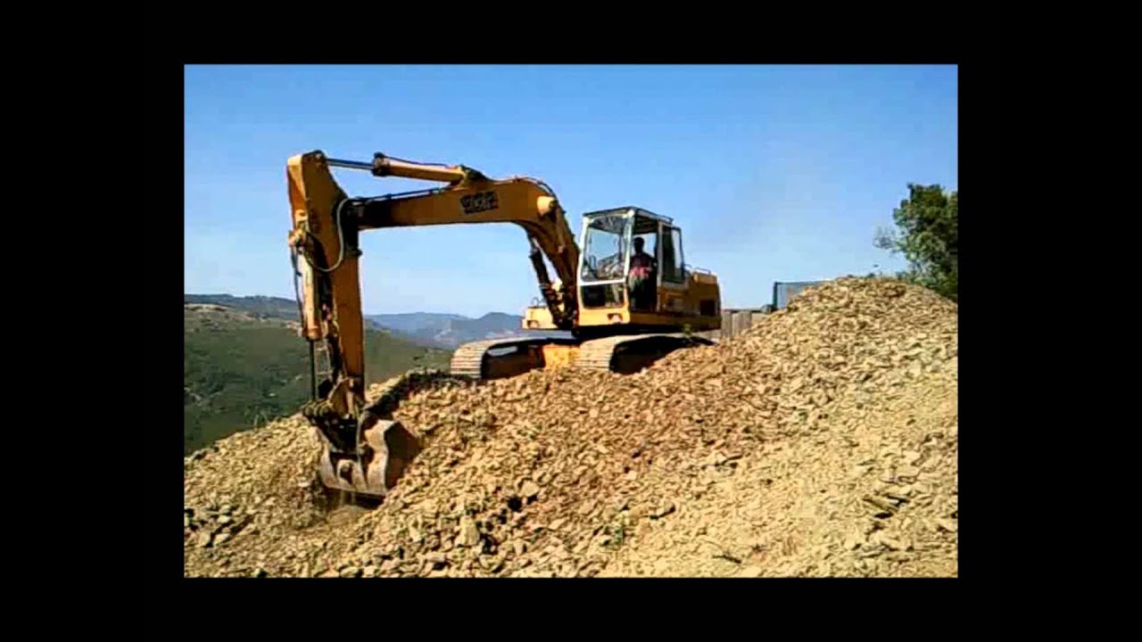 LIEBHERR R 932 A (2)