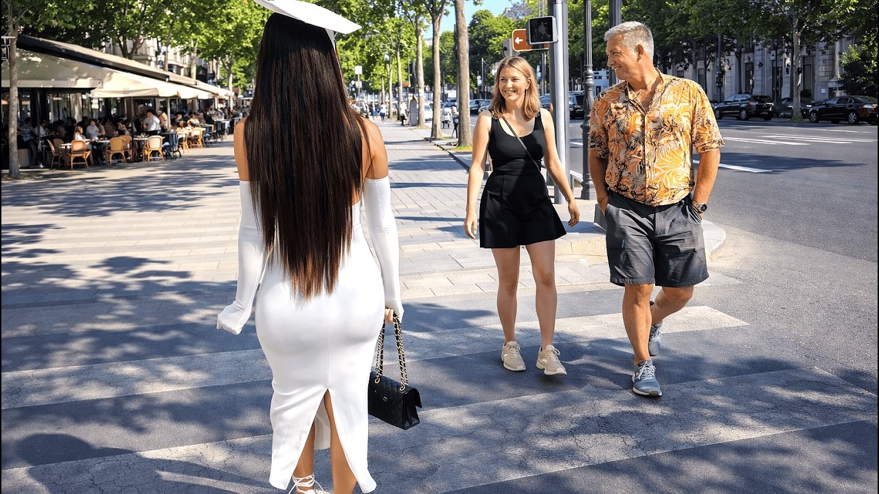 Brave and Beautiful Woman Enchants the Public on the Streets! Reaction to Lauuren ❤️