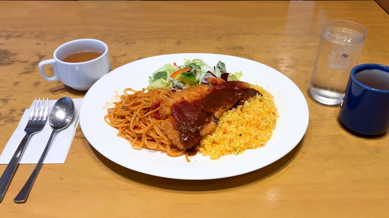 Eating at a Nostalgic Department Store Diner in Nagasaki, Japan