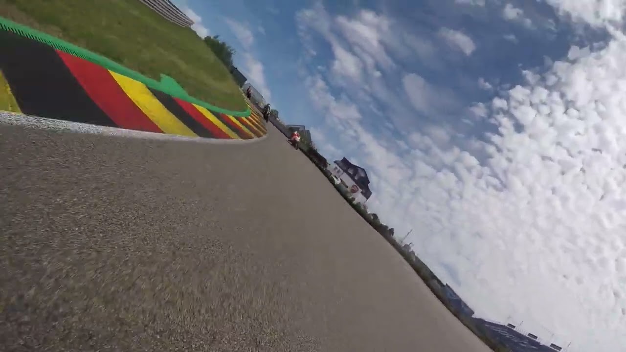 Sachsenring Classic 2022. Klasse Motorsport Erinnerungen der 70/80er Jahre, Div1. Lauf Sonntag.