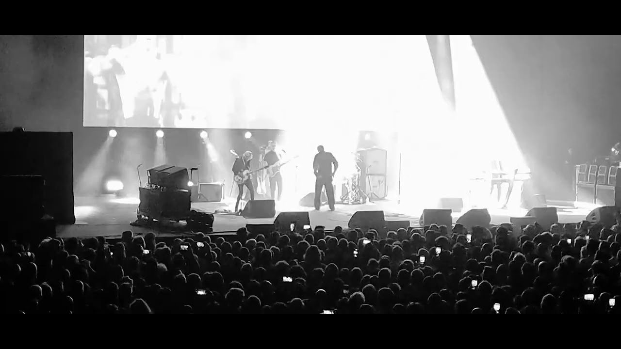 Morrissey How soon is now ? Live Zénith de Lille mars 2026 