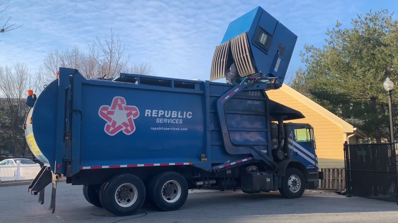 Republic Services 1255 ~ Ex McGeoghan Waste Systems Mack MRU EZ-Pack Hercules Front Loader