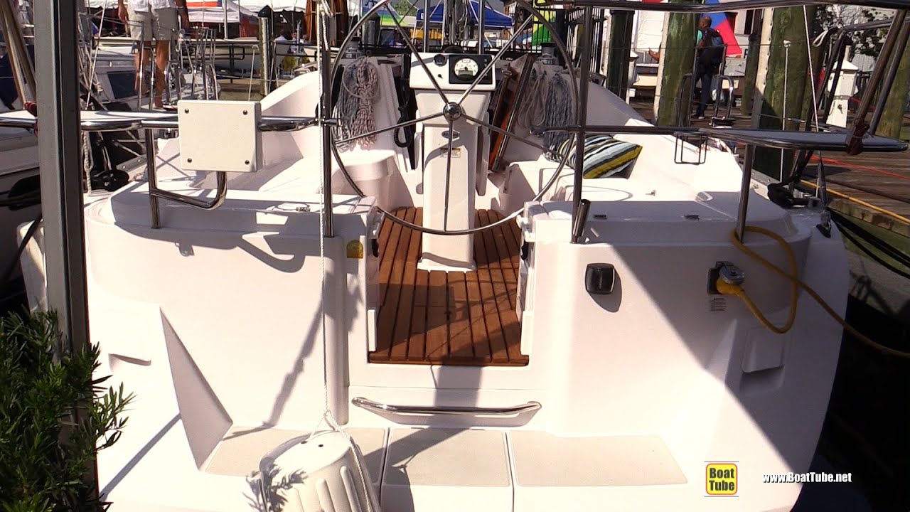 2015 Catalina 315 Sailing Yacht - Deck Walkaround - 2015 Annapolis Sail Boat Show