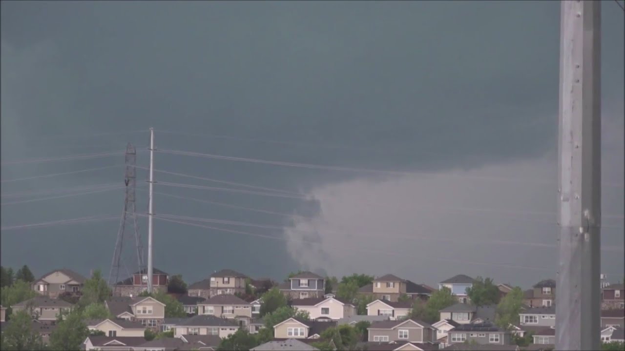 Storm chaser captures video of Highlands Ranch tornado