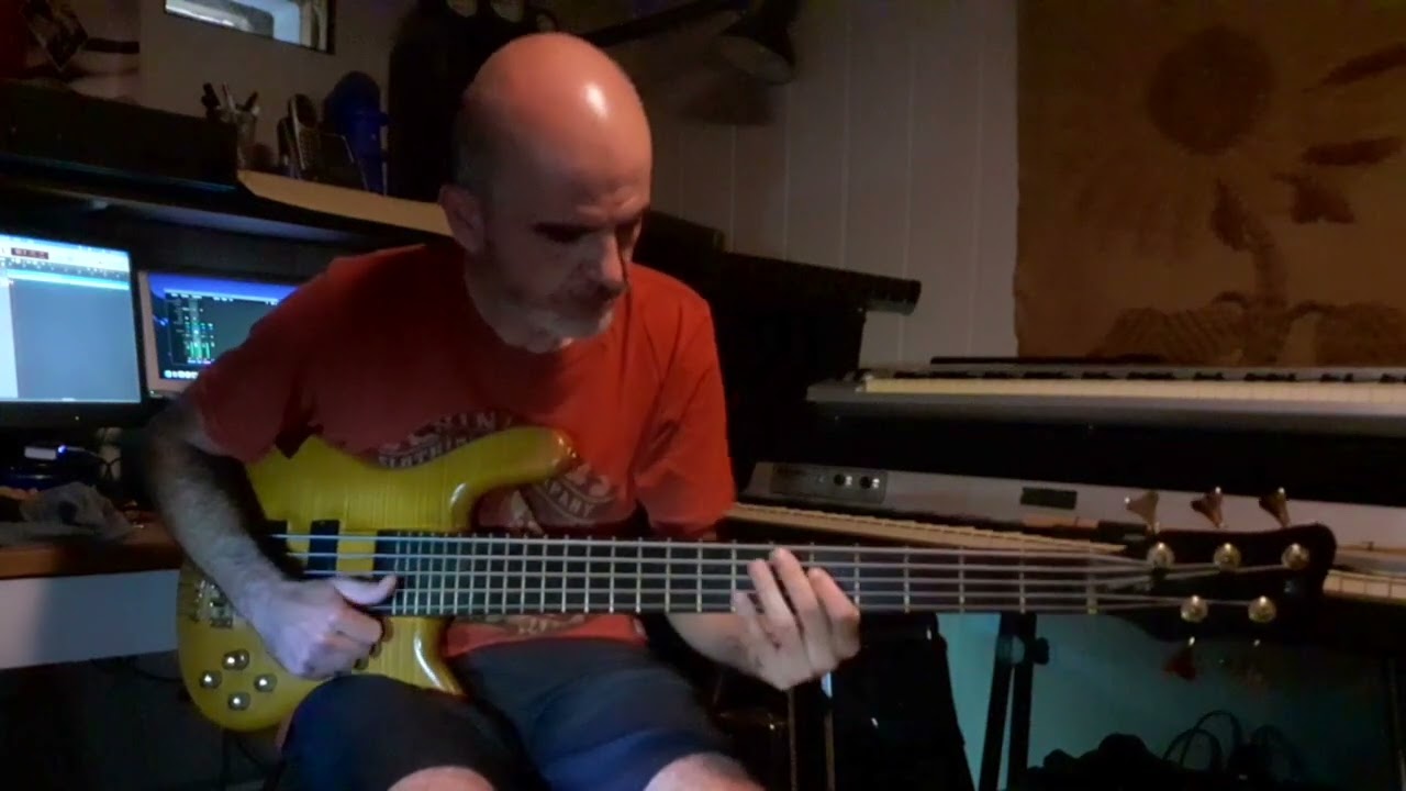 Jamiroquai - Mr Moon Bass Cover Stuart Zender (The Return of the Space Cowboy - 1994)