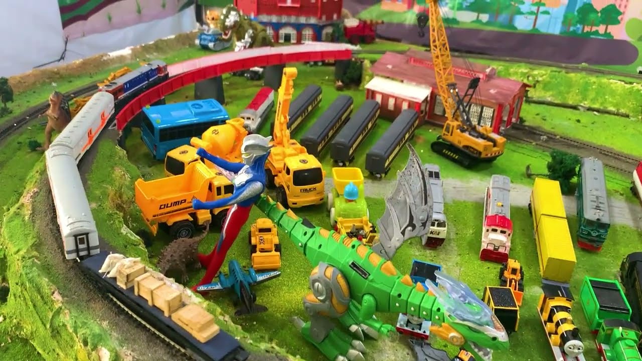 Bermain Kereta Api Indonesia di Diorama Kota Sungguhan