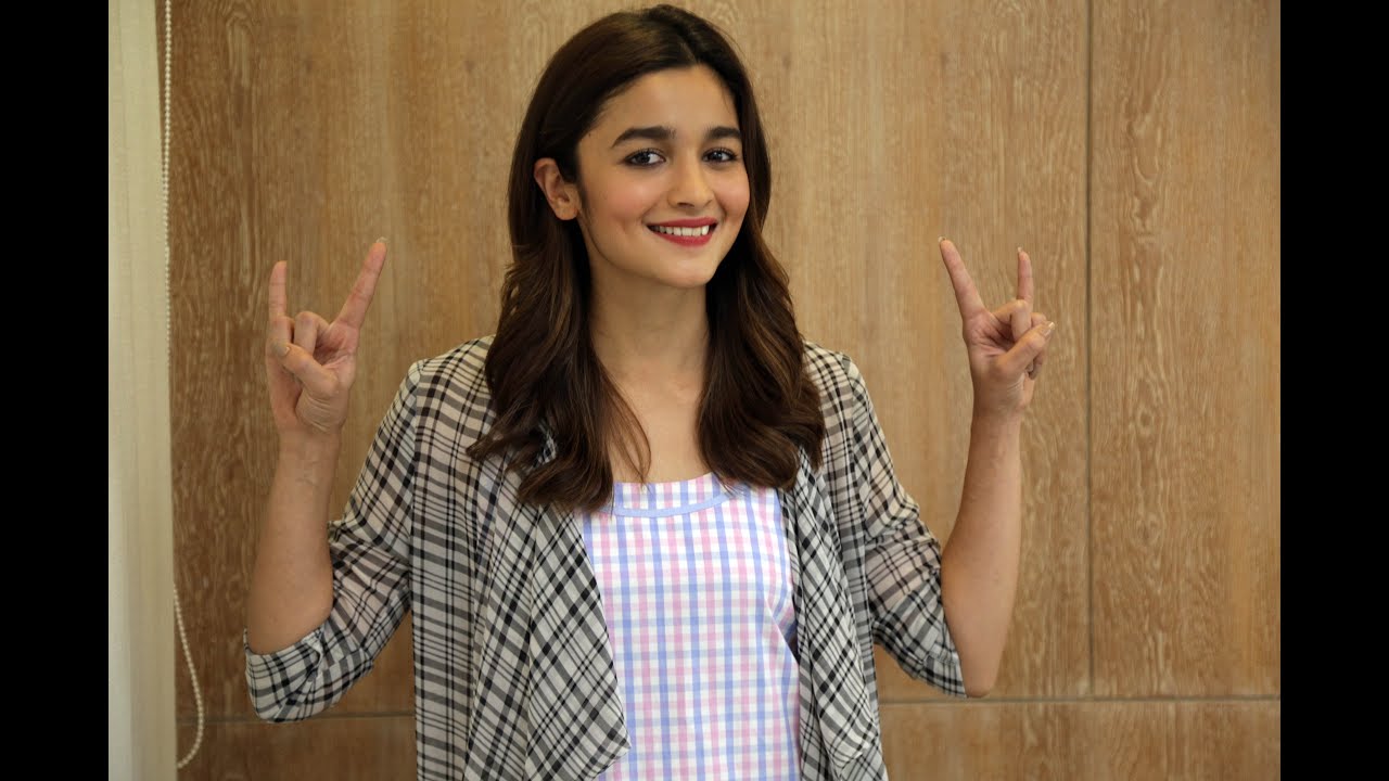 Alia Bhatt Plays Truth Or Truth
