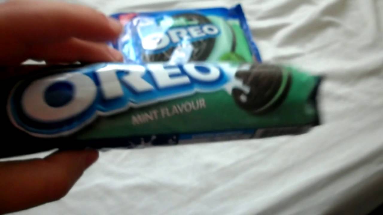 UK Oreo Mint Flavour Vs. US Mint Creme Oreo: Let's Eat Blind(ish)