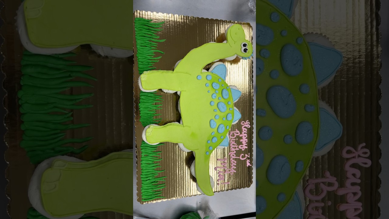 Dinosaur Cupcake Cake🧁🦕💚 #cake #shorts