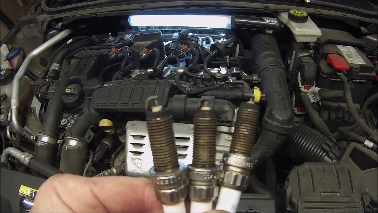 Remplacement des bougies et courroie accessoire sur moteur EB -1.2 - Pure Tech - Turbo - PSA - Opel