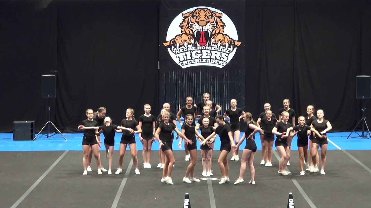 NO19 White Diamonds