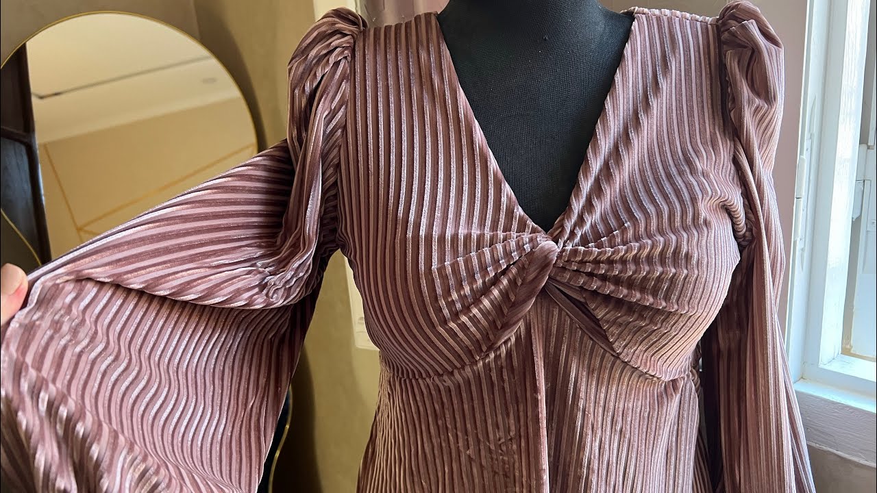 مودال 👗شتوي لافراحكم ومناسباتكم🎉 يخليك متميزه وجميله 💁‍♀️جدا صنع بكل حب وجمال لكن حبيباتي 😍