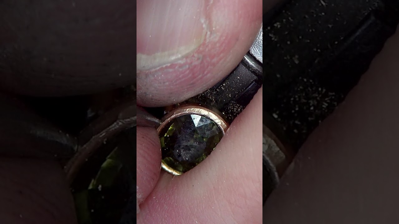 Bezel set oval green sapphire on a  starburst band #jewelry #sapphire #greensapphire #jeweler