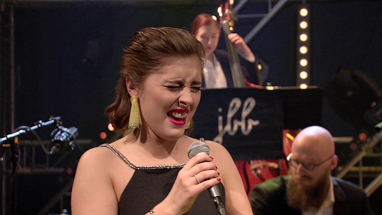 Between a Smile and a Tear - Jyväskylä Big Band feat. Elena Mîndru & Tuomas J. Turunen
