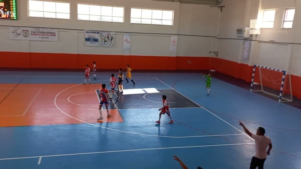 Küçük Erkekler Hentbol Maçı (Gaziantep-Kayseri)