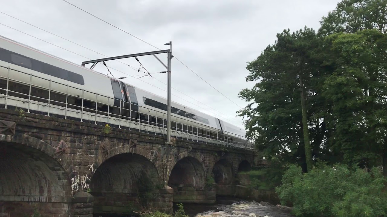 Avanti West Coast Class 390 (390117) Passing Over Six Arches