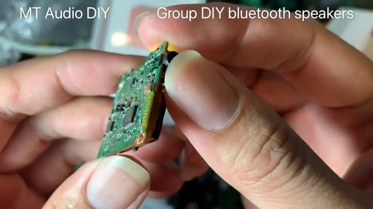 Tháo tai nghe bluetooth SBH24